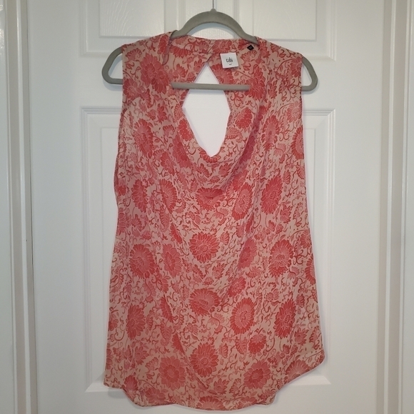 Cabi #5037 Vita Sleeveless Top Cutout Back Floral Medium Sheer - Picture 3 of 8